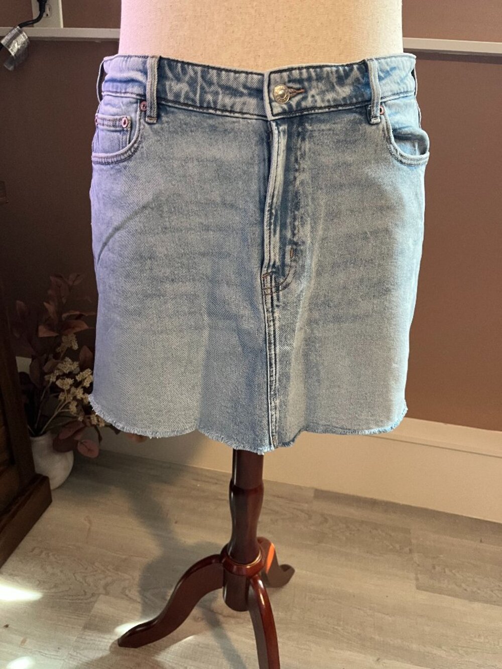 NWT AE Perfect Mini Stretch size 16 / 33W